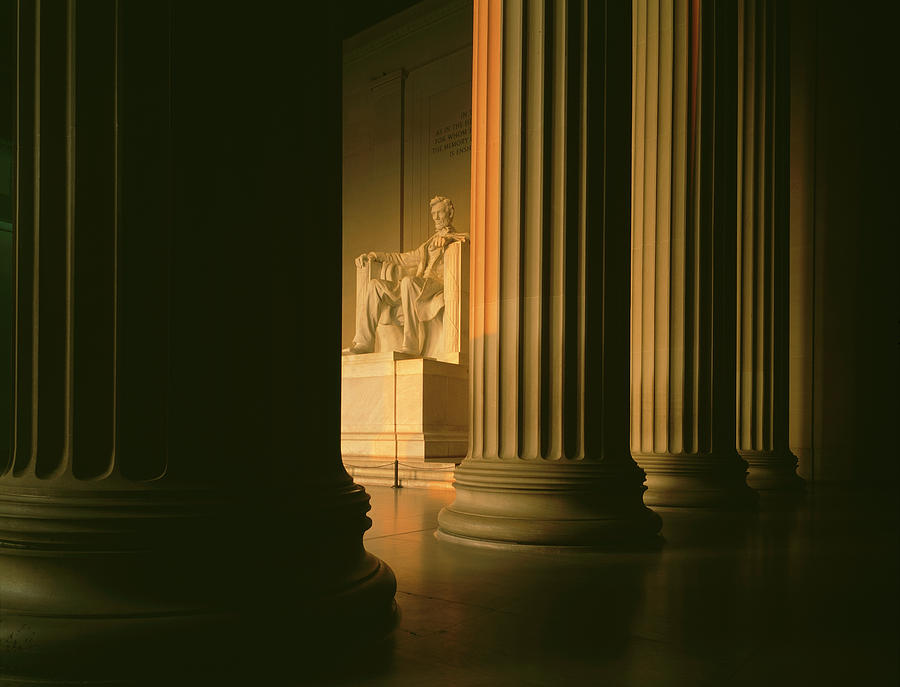 Lincoln Memorial Photograph - The Lincoln Memorial In The Morning #1 by Panoramic Images