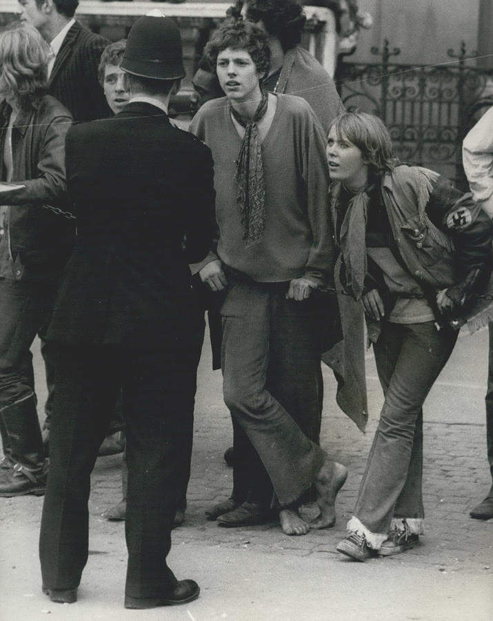 The Police Storm Into 144 Piccadilly And Evict The Hippy Photograph by ...