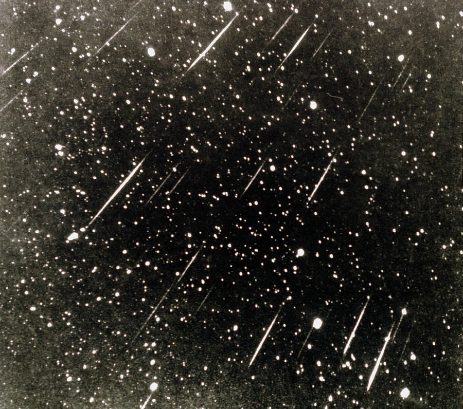 Time Exposure Photo Of Leonid Meteor Shower #1 Photograph by Noao/science Photo Library