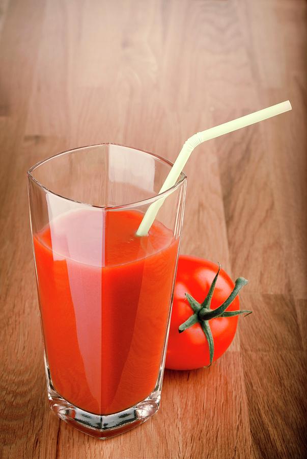 Still Life Photograph - Tomato Juice #1 by Wladimir Bulgar