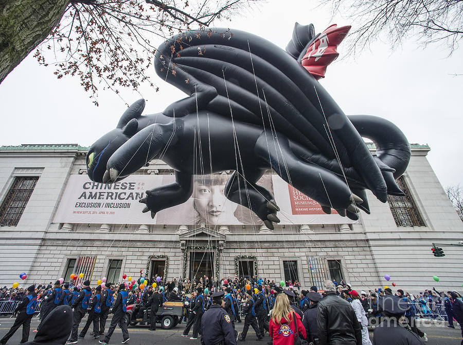 Toothless of How to Train Your Dragon at Macys Thanksgiving Day Parade Photograph by David Oppenheimer