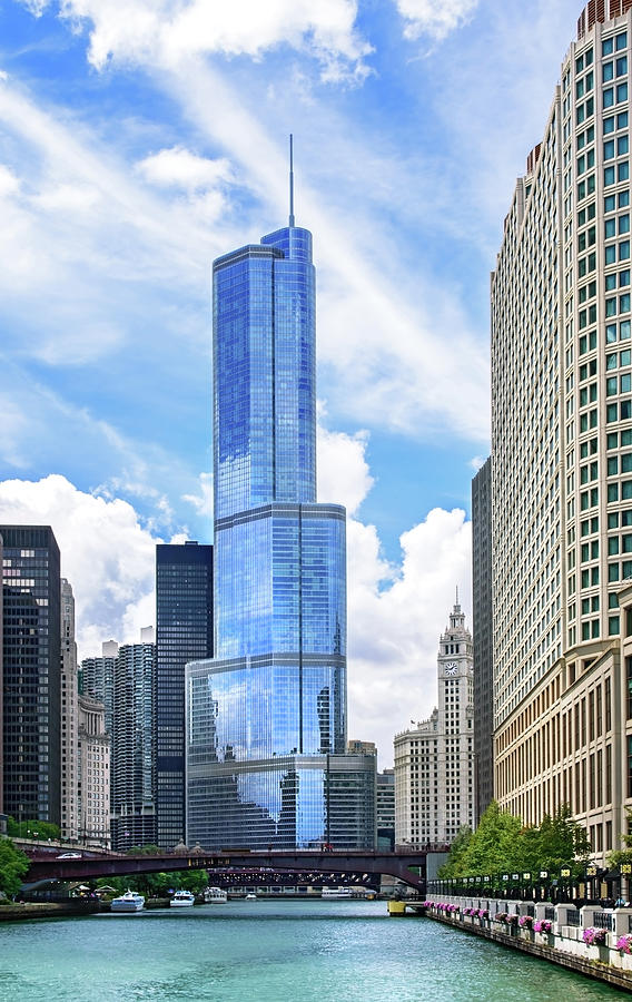 Trump Tower In Chicago Illinois #1 Photograph by Ghornephoto