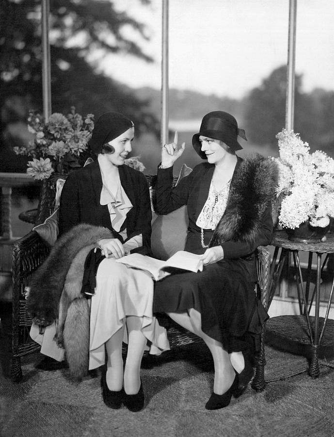 Two Women Talking #1 Photograph by Underwood Archives