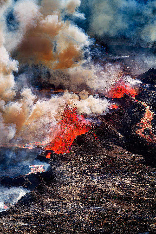 Color Image Photograph - Volcano Eruption At The Holuhraun #1 by Panoramic Images