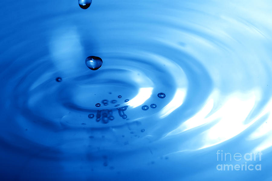 Abstract Photograph - Water drops #1 by Michal Bednarek