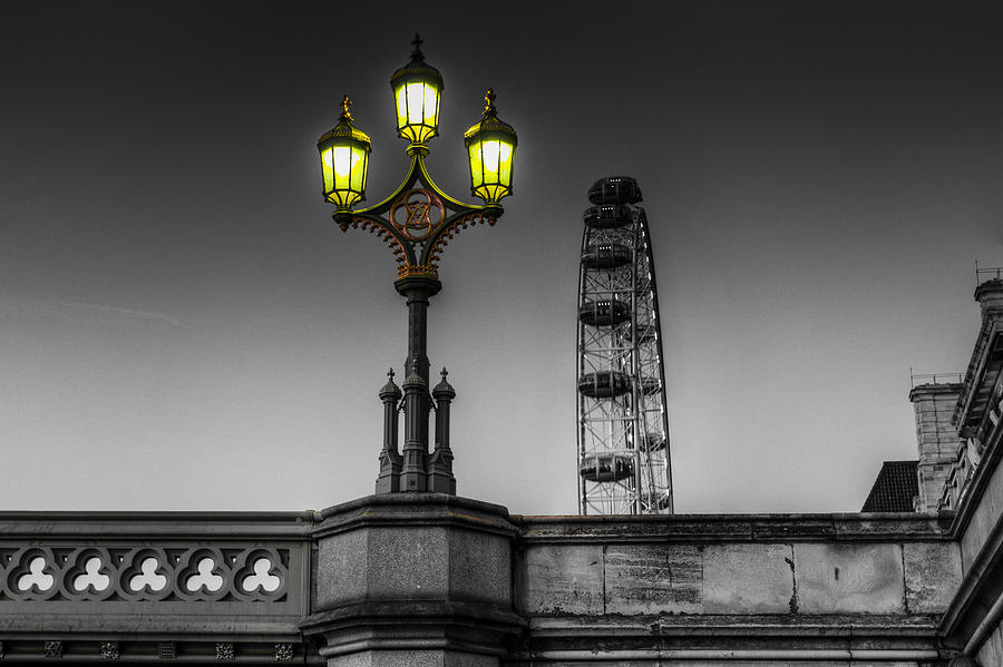 Westminster Bridge Lamp #1 Photograph by David Pyatt
