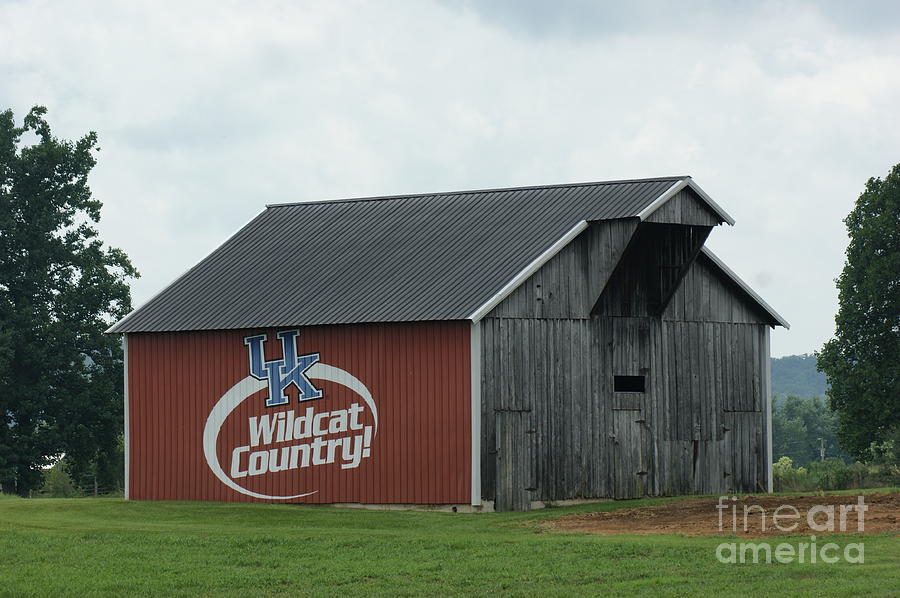 Wildcat Country Barn #2 Photograph by Roger Potts