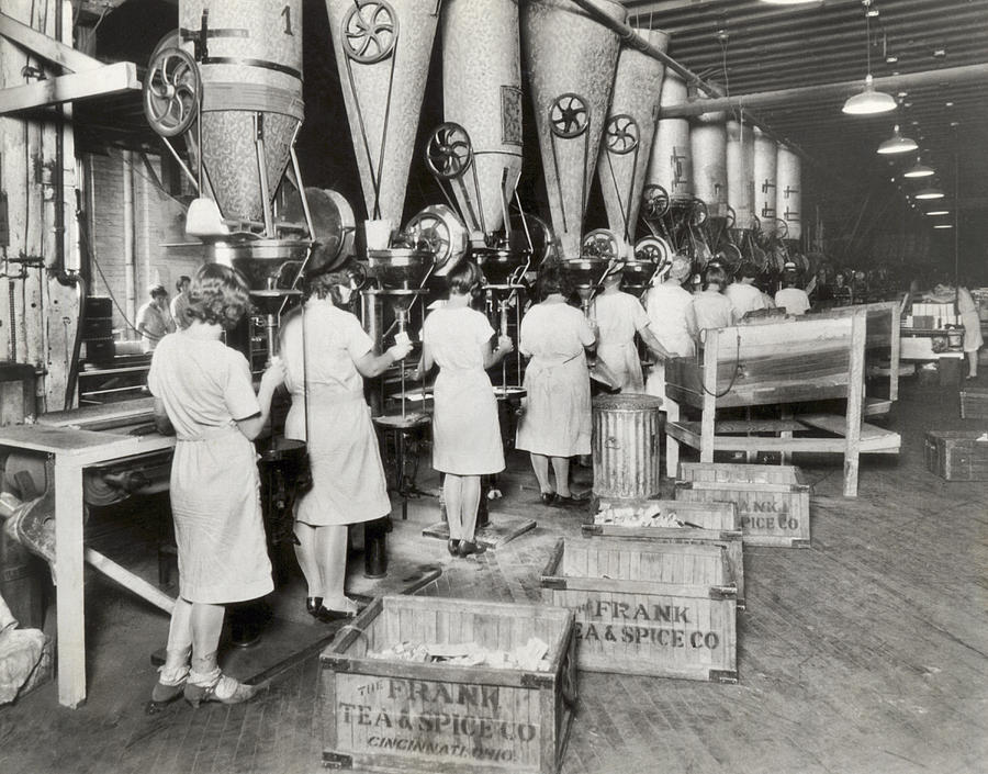 Women Working In Factory #1 Photograph by Underwood Archives