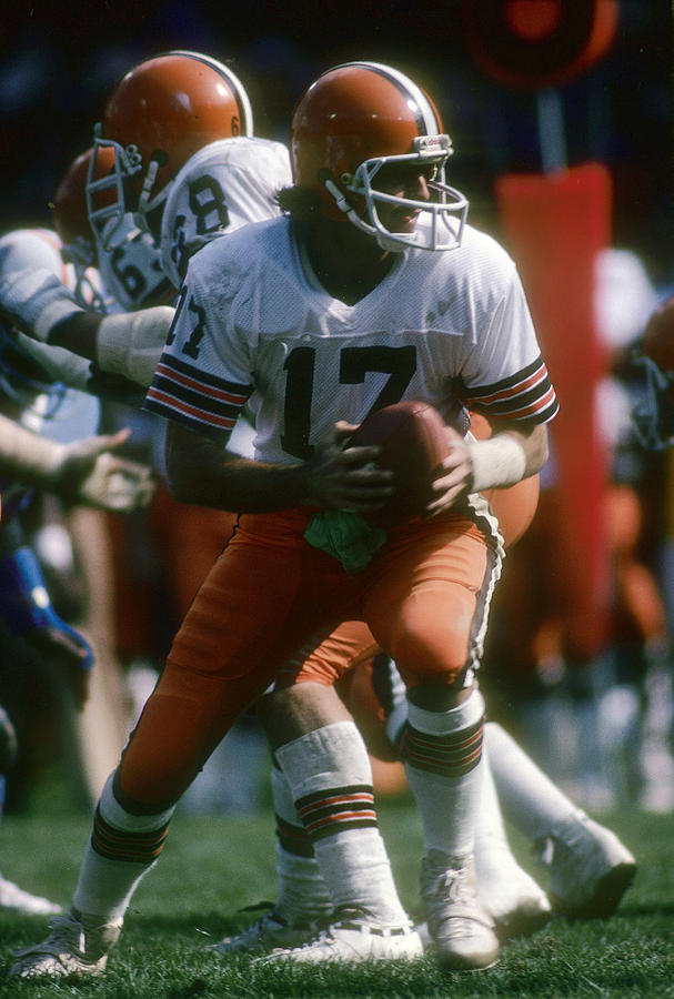 Houston Oilers v Cleveland Browns #10 Photograph by Focus On Sport