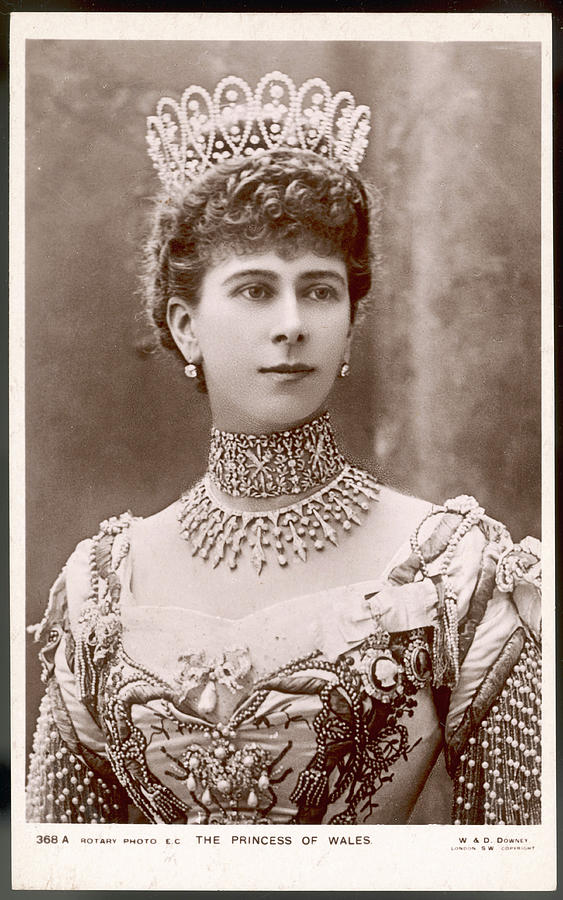 Queen Mary (1867 - 1953) Wife Of George #10 Photograph by Mary Evans ...