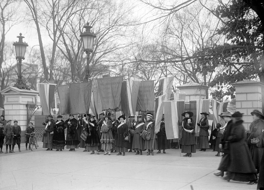 White House Suffragettes #10 Photograph by Granger