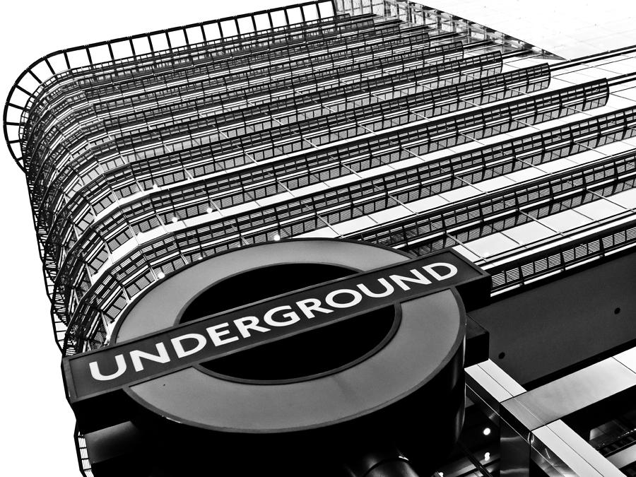Canary Wharf Photograph - Canary Wharf London by David Pyatt Canary Wharf Photograph - Canary Wharf London by David Pyatt