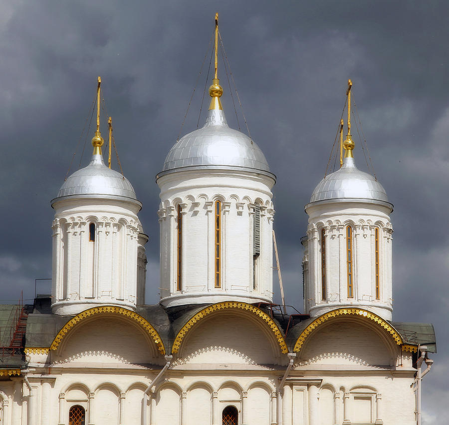 Kremlin #11 Photograph by Jim McCullaugh