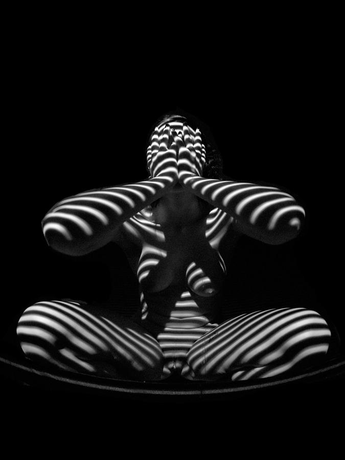 Seductive Photos of the Female Form Dressed Only in Light 