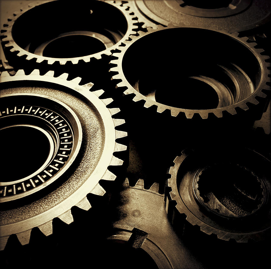 Gearing Photograph - Cogs No1 by Les Cunliffe