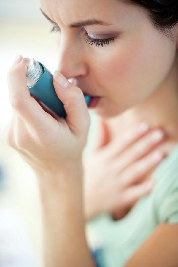 Asthma Inhaler Use Photograph by Ian Hooton/science Photo Library ...