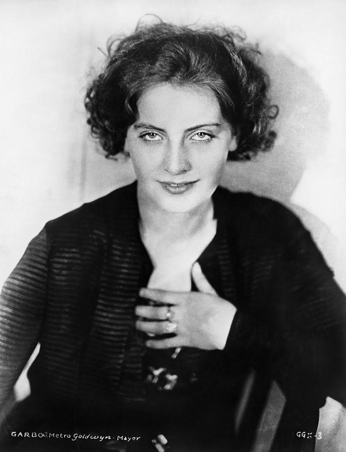 Greta Garbo (1905-1990) #13 Photograph by Granger