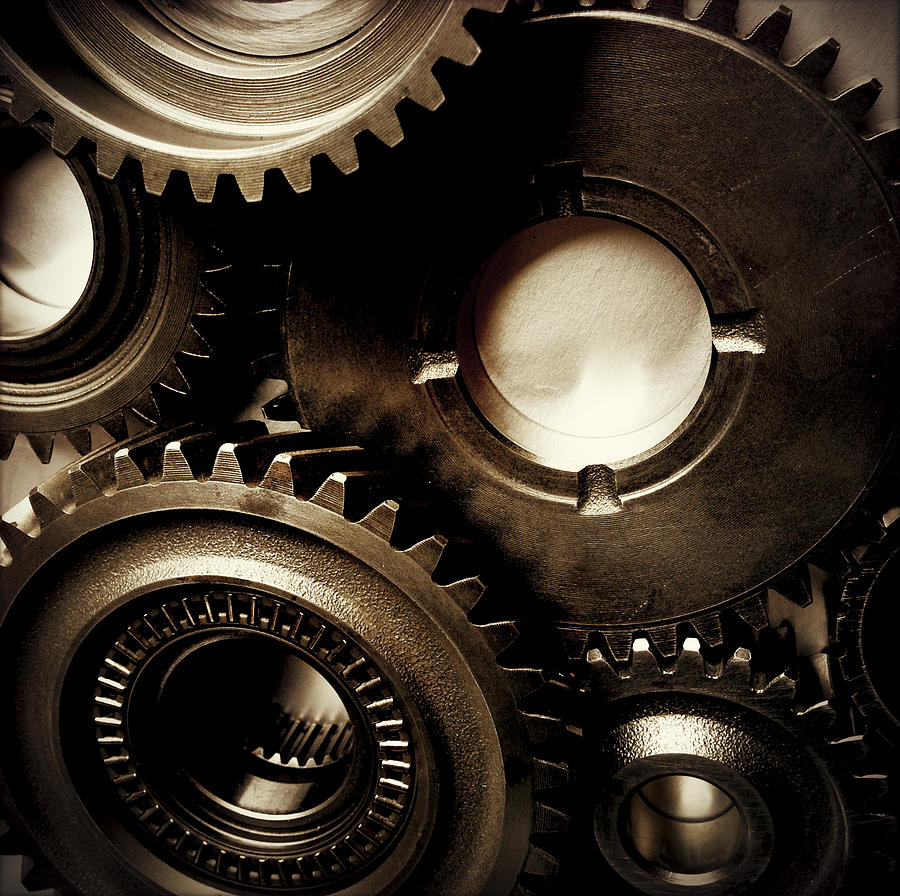 Gearing Photograph - Cogs No3 by Les Cunliffe