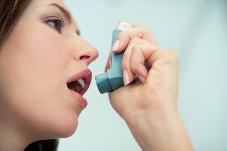 Asthma Inhaler Use Photograph by Ian Hooton/science Photo Library ...