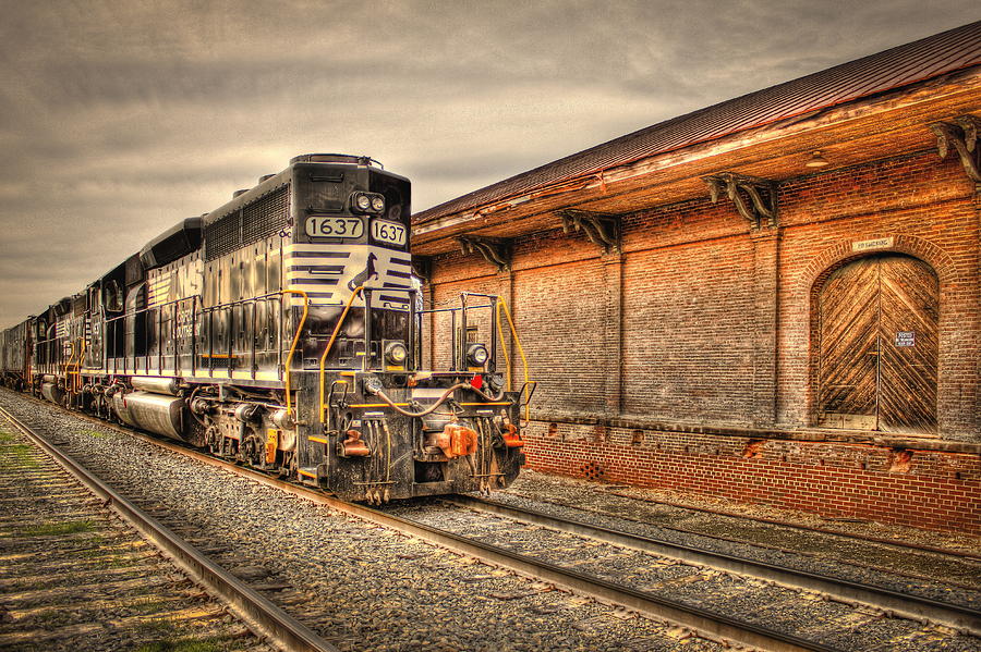 Train Photograph - Locomotive 1637 Norfork Southern by Reid Callaway