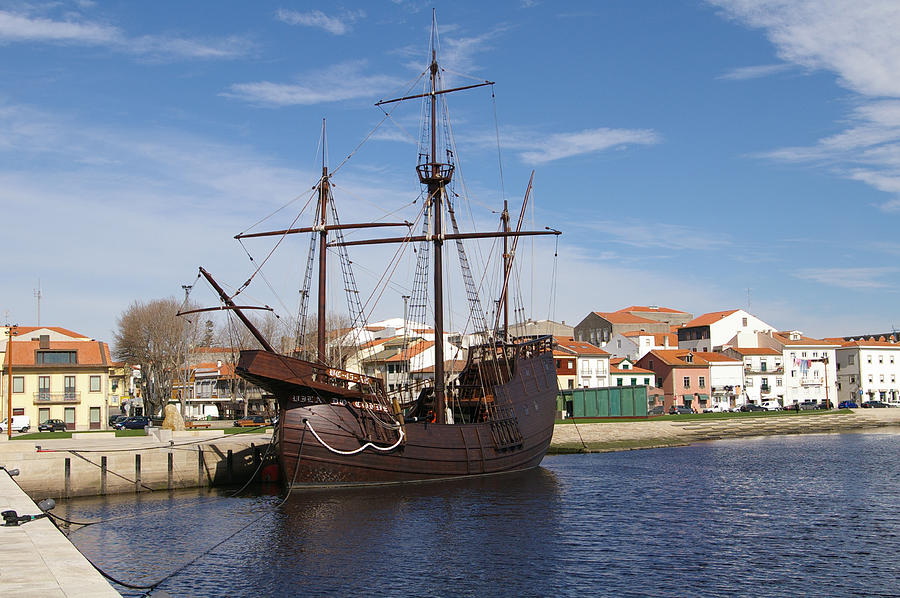 16th Century Ship Photograph by Paulo Goncalves