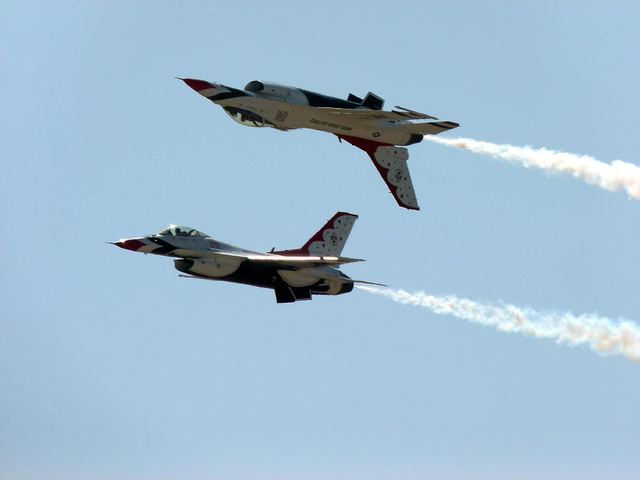 USAF Thunderbirds #17 Photograph by Jeff Lowe