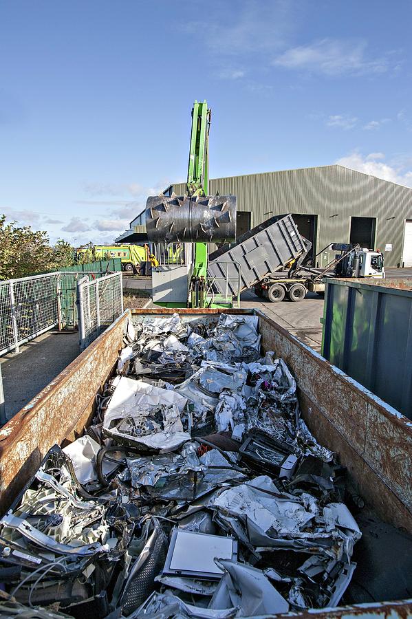 Device Photograph - Recycling Centre #19 by Lewis Houghton/science Photo Library