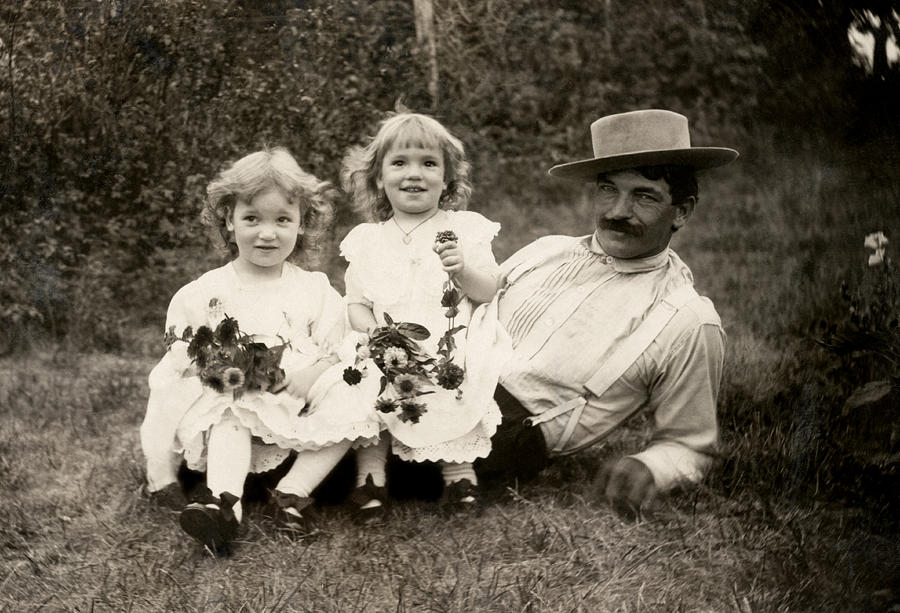 1905 A Father and his Daughters Photograph by Historic Image