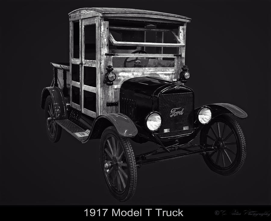 Black And White Photograph - 1917 Model T truck by Flees Photos