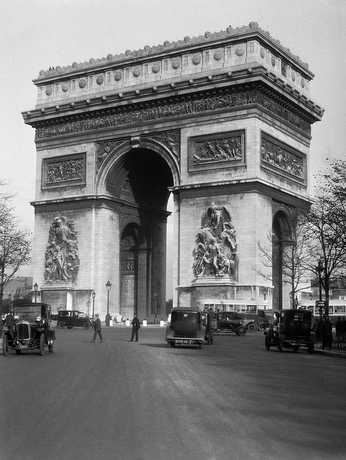 1920s Arc De Triomphe With Cars Paris Photograph by Vintage Images ...
