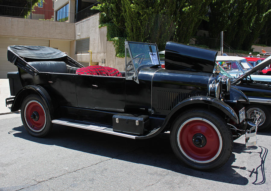 1923 Reo II Photograph by Suzanne Gaff