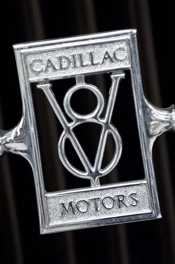 1929-cadillac-dual-cowl-phaeton-emblem-jill-reger.jpg