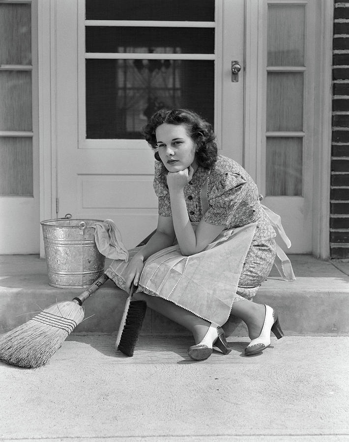 1940s Vintage Glamour Nudes - 1930s 1940s Woman Housewife Sitting Photograph by Vintage Images - Fine Art  America