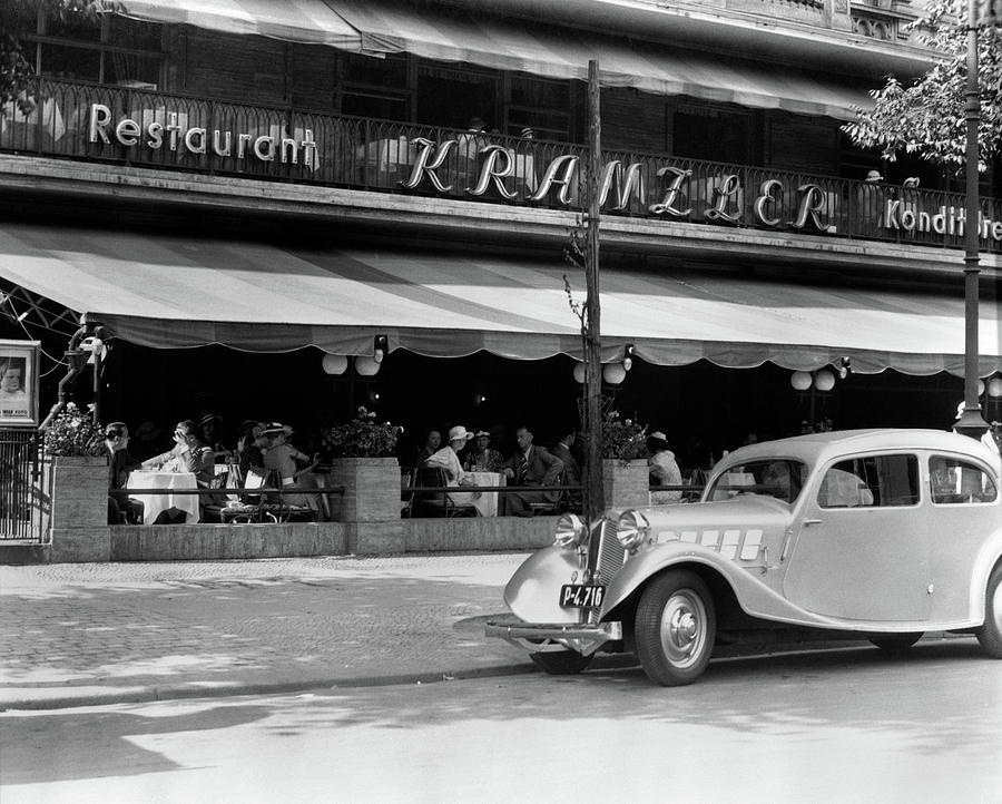 Black And White Photograph - 1930s Cafe Kranzler Kurfurstendamm by Vintage Images