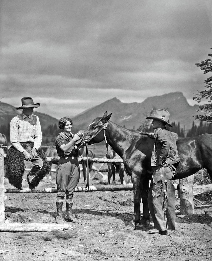 1930s-cowboys--a-woman-grooming-vintage-images.jpg