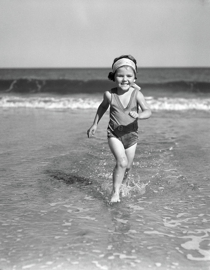 1930s Black Girls Nude - 1930s Smiling Little Girl Running