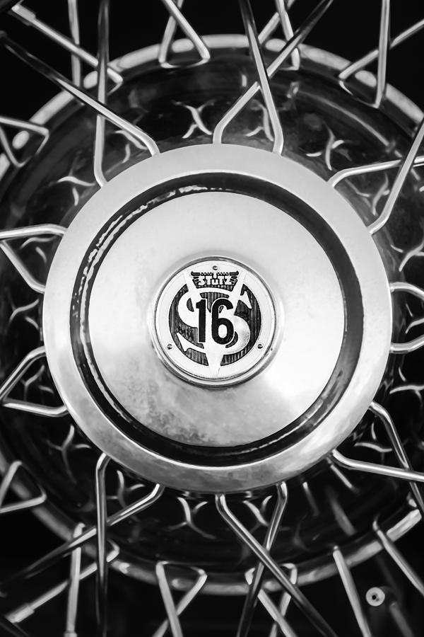 1933 Stutz SV-16 Five-Passenger Wheel Emblem -1046bw Photograph by Jill Reger