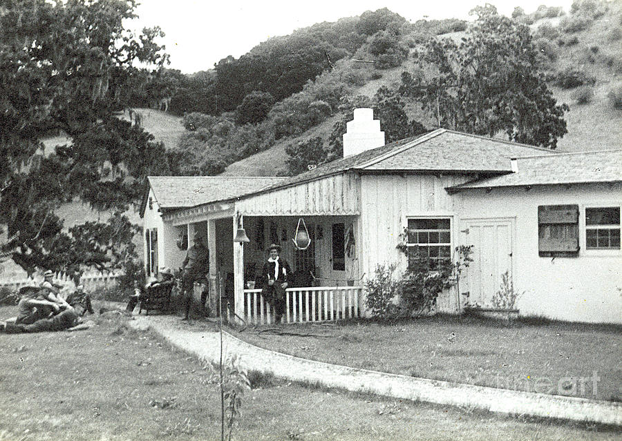 1935 House Photograph by Patricia Tierney