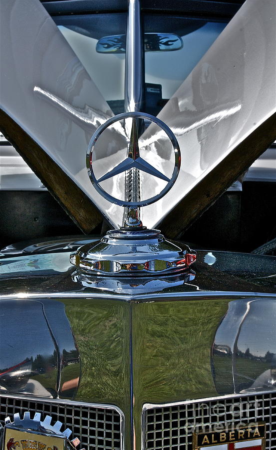 1938 Mercedes Emblem Photograph by Linda Bianic