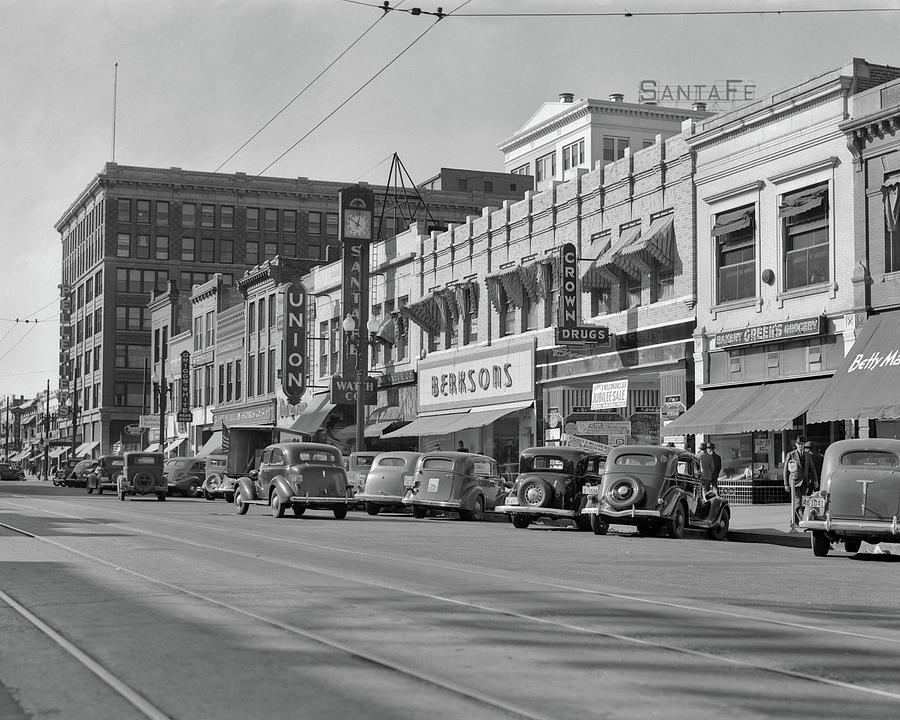 1940s Kansas Street Shopping District Photograph by Vintage Images - Pixels