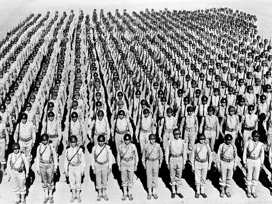 Platoon Movie Photograph - 1940s Wwii Large Formation U.s. Army by Vintage Images