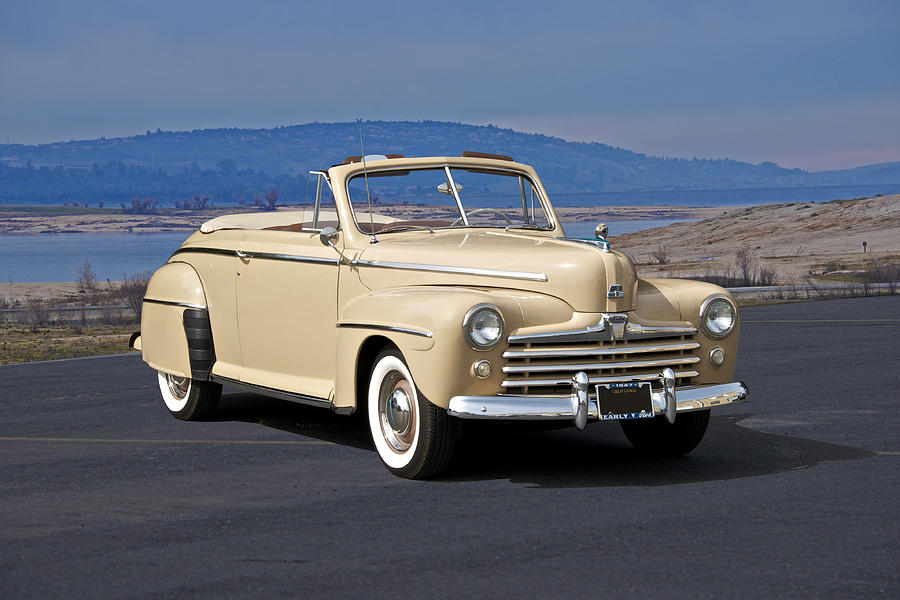 1947 Ford 'Super Deluxe' Convertible L Photograph by Dave Koontz