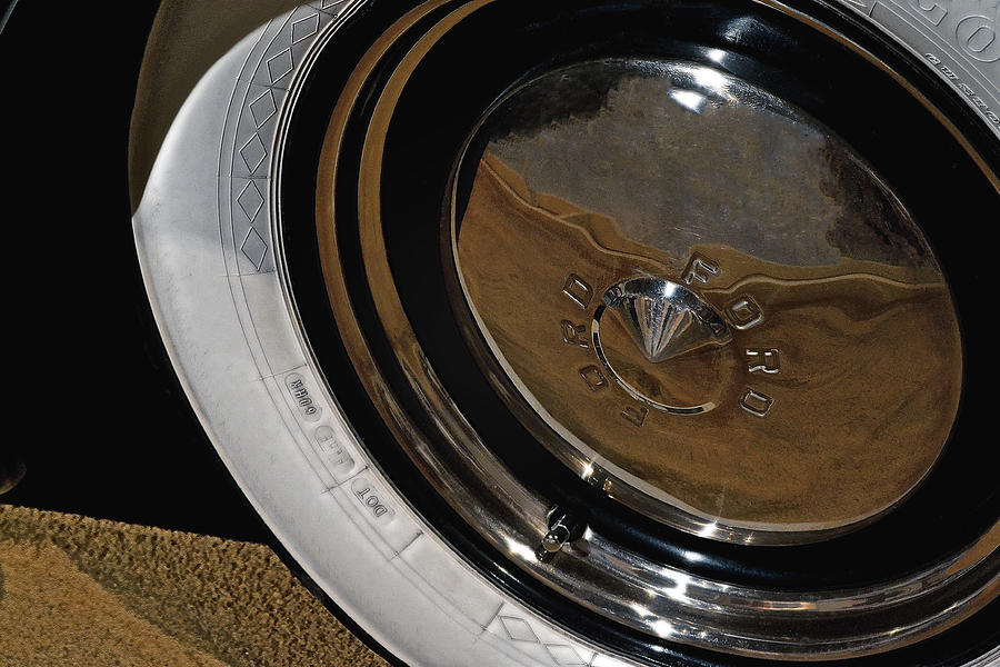 1950 Ford hubcap #4