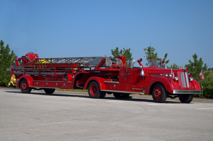 1950 Seagrave 85 foot Tittered Aerial Fire Truck Photograph by Tim McCullough
