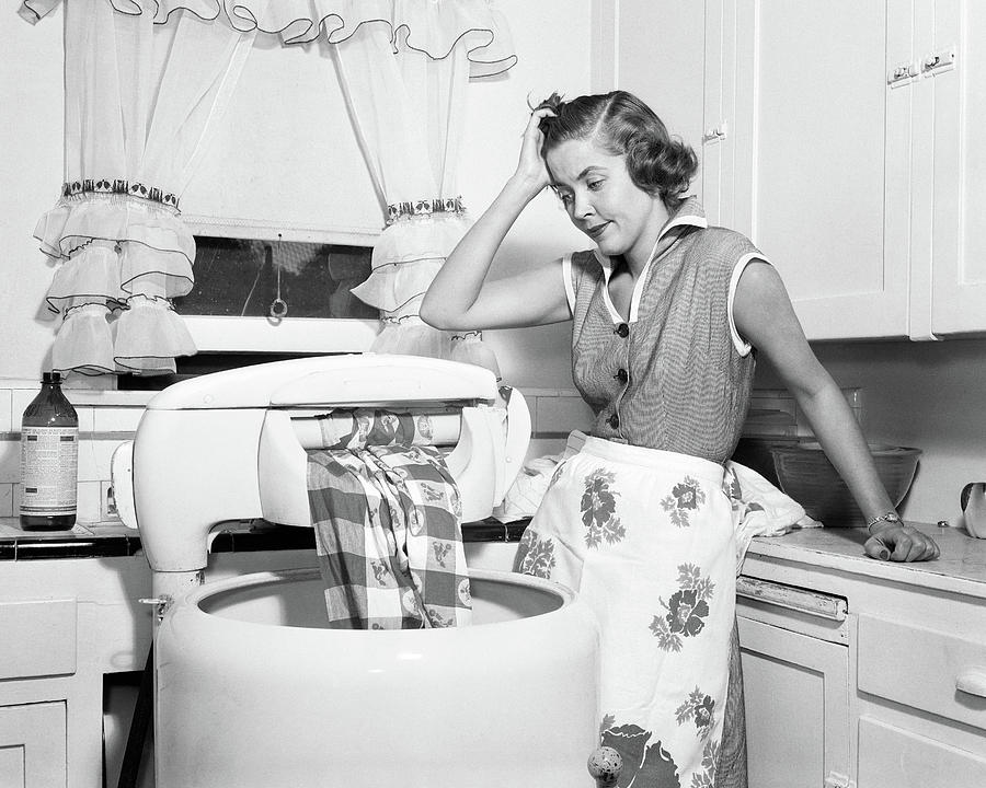 1950s Frustrated Housewife With Jammed Photograph by Vintage Images