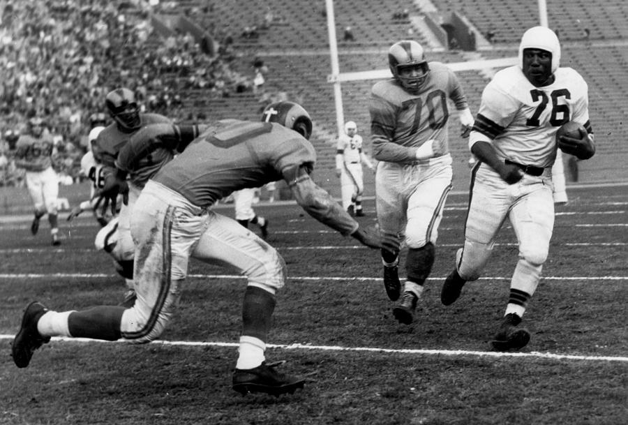 1951 NFL Championship Game - Cleveland Browns at Los Angeles Rams - December 23, 1951 Photograph by Vic Stein