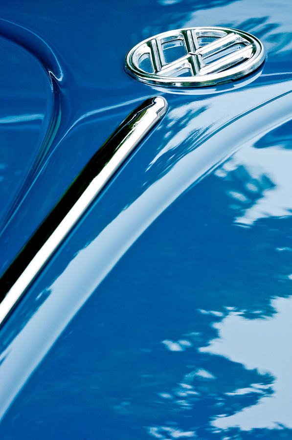 Car Photograph - 1952 Volkswagen VW Bug Hood Emblem by Jill Reger
