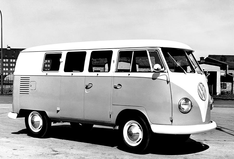 1959 Volkswagon Microbus Photograph by Underwood Archives