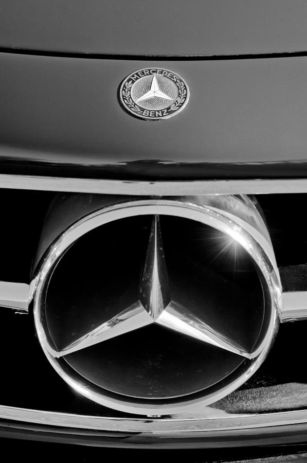 1961 Mercedes-Benz 300 SL Grille Emblem Photograph by Jill Reger