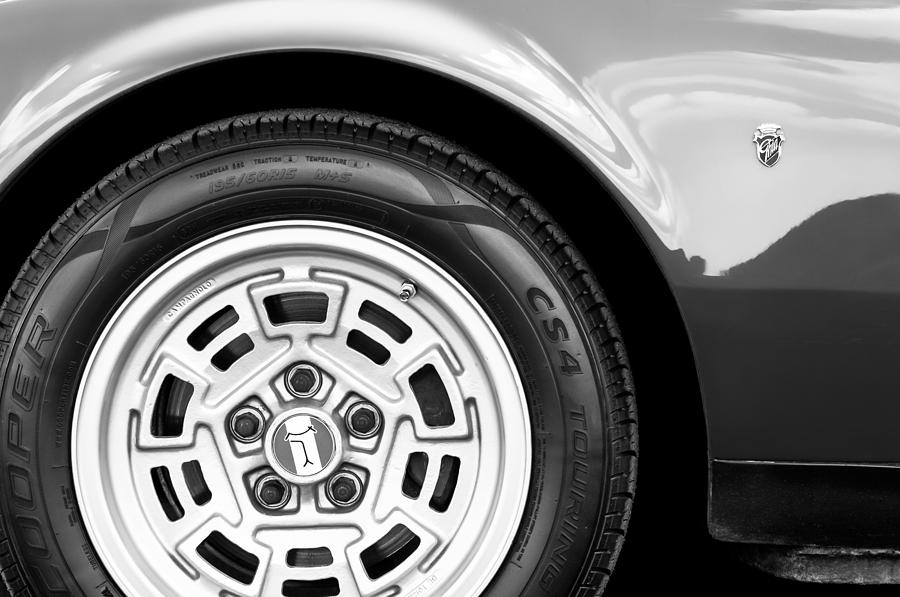 1971 DeTomaso Pantera Wheel Emblem Photograph by Jill Reger